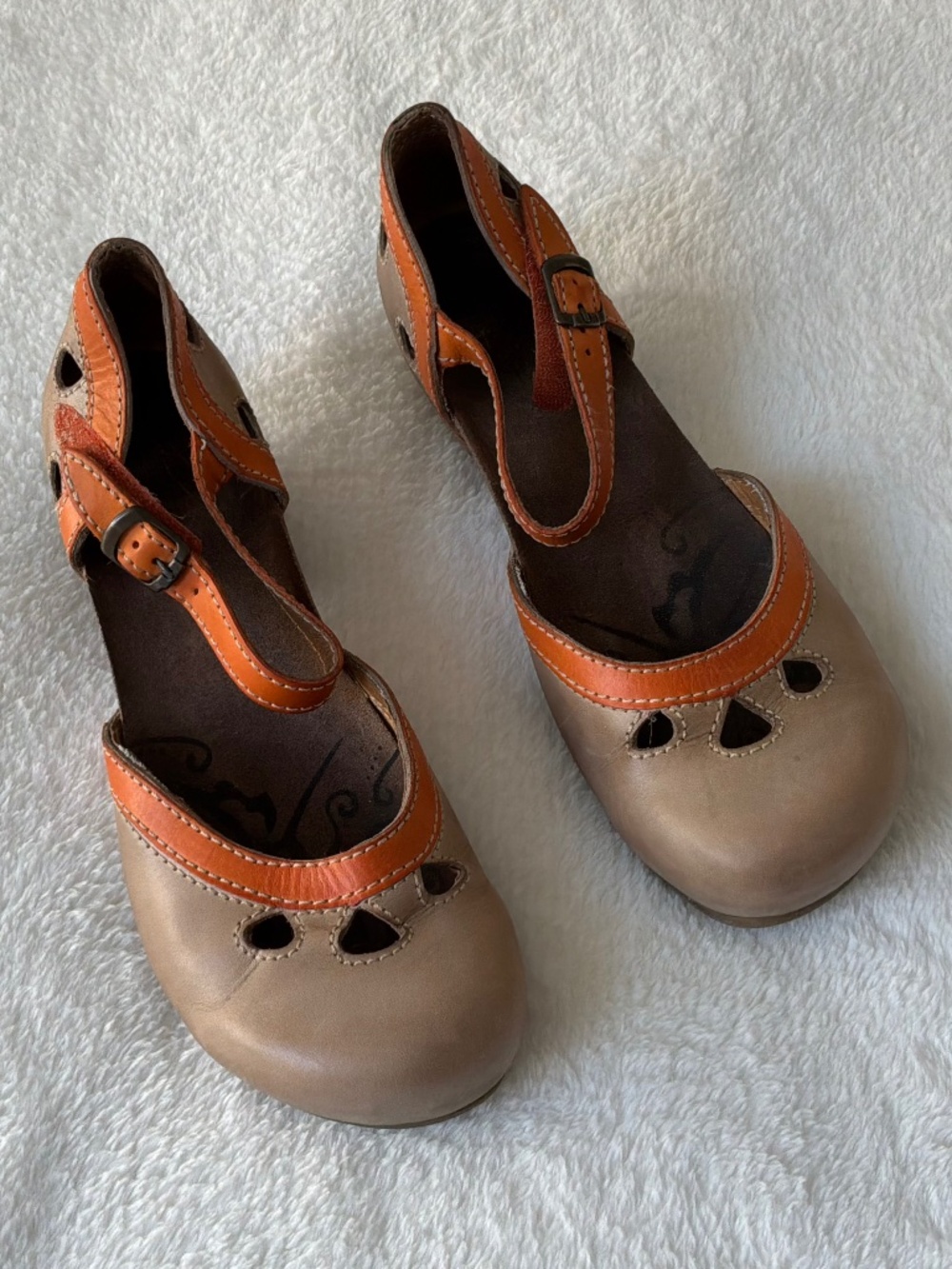 Loins of Holland Sydney Mary Jane Pumps Orange Taupe Leather EU 39 US 8.5